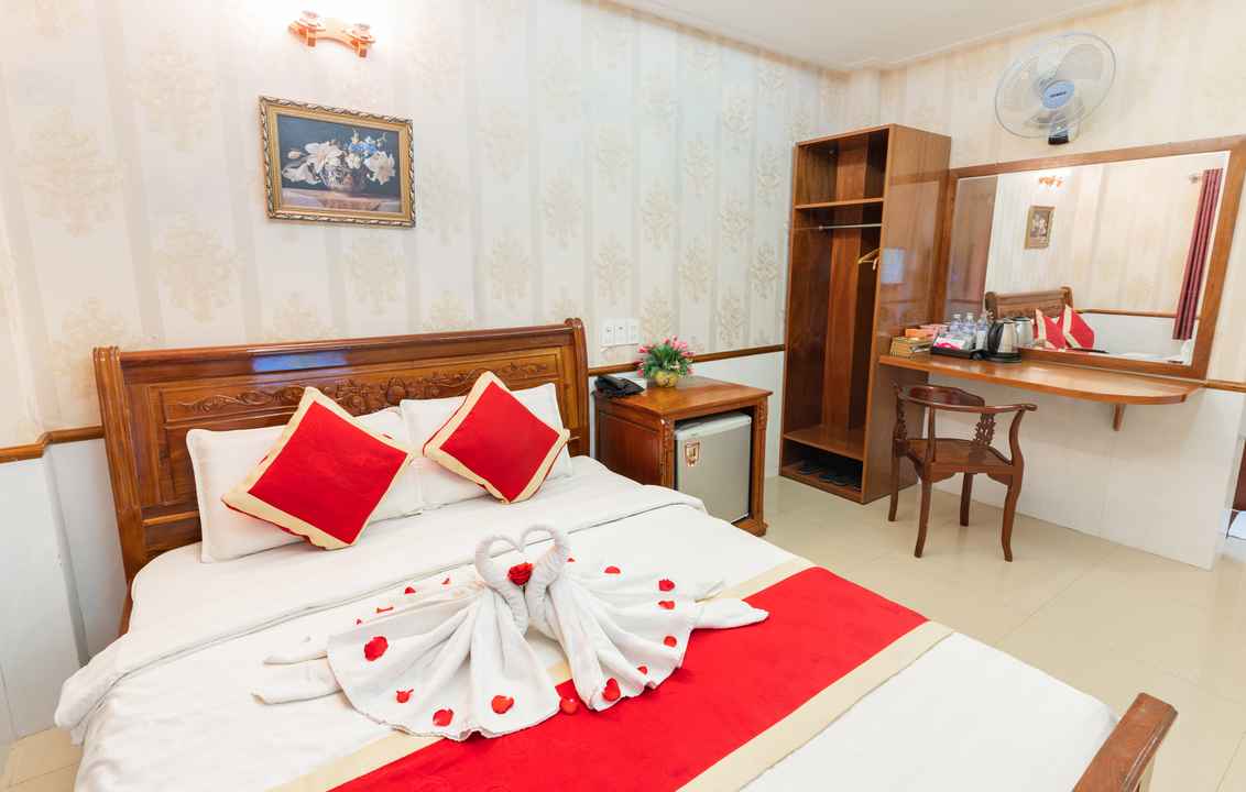 khách sạn trung tâm Bình Tân